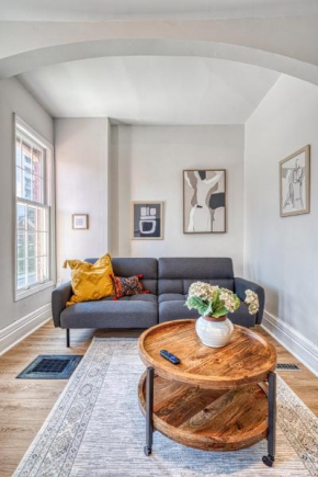 The Alcove Hamilton-Central Location and Free Parking!